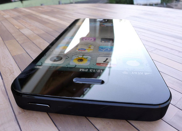 iPhone 5 leaked photo 3