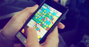 Mobile Gaming Madness: What Draws People to Mobile Games?