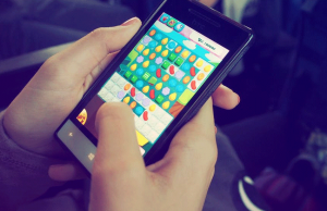 Mobile Gaming Madness: What Draws People to Mobile Games?