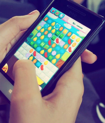 Mobile Gaming Madness: What Draws People to Mobile Games? Mobile Gaming Madness: What Draws People to Mobile Games?