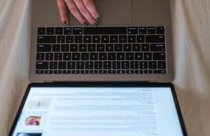 How to Find a Healthy Balance With Digital Screens How to Find a Healthy Balance With Digital Screens