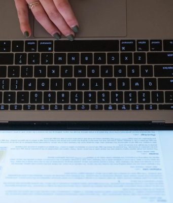 How to Find a Healthy Balance With Digital Screens How to Find a Healthy Balance With Digital Screens