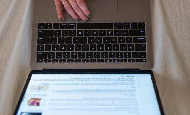 How to Find a Healthy Balance With Digital Screens